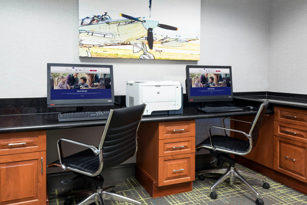 Hampton Inn & Suites Orlando Airport at Gateway Village