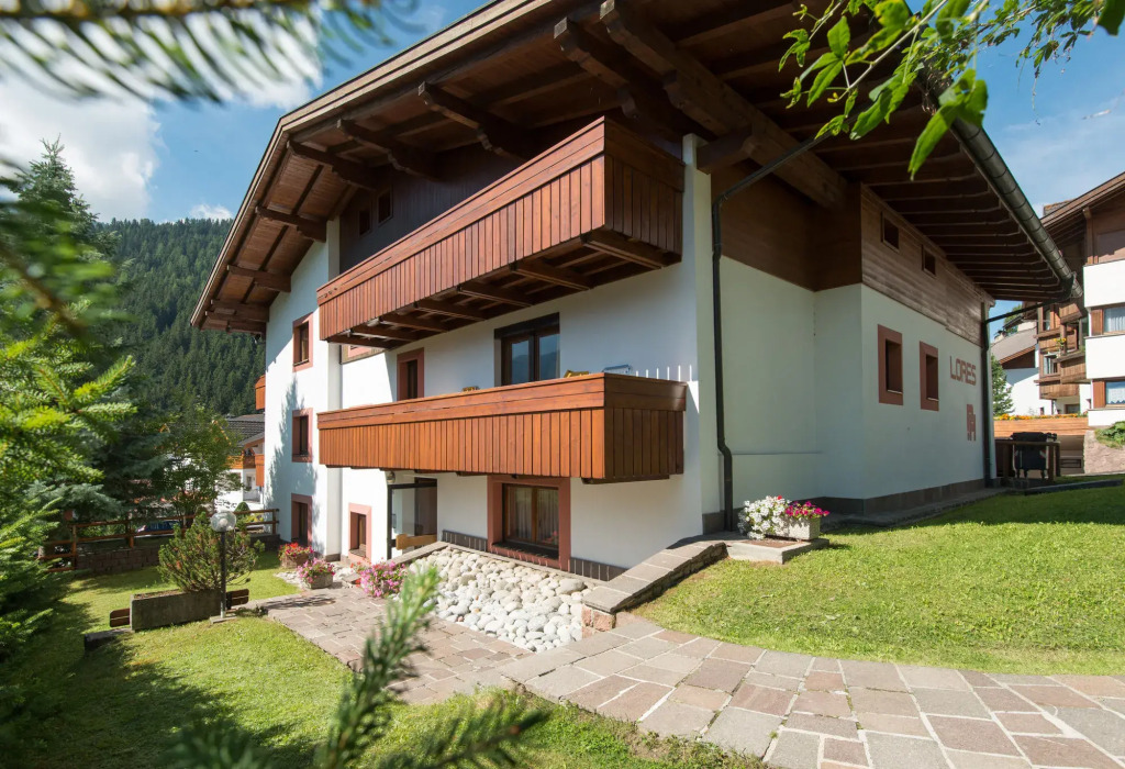 Apartments Lores