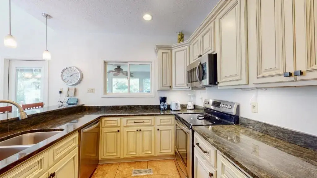 7609 Huntington Villas