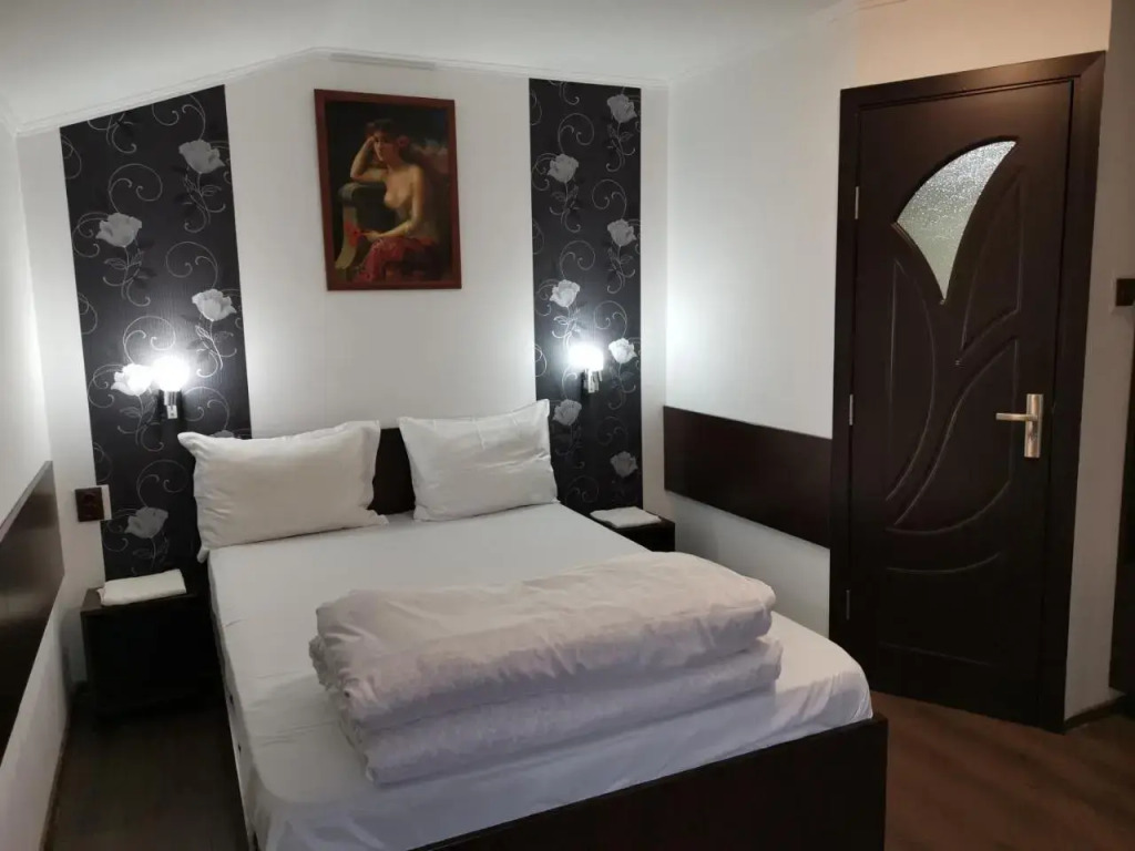 Joe Hostel