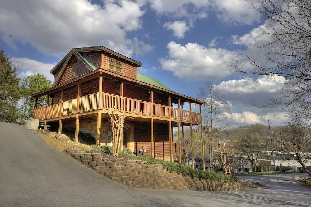 Blackberry Lodge 402 - Four Bedroom Cabin