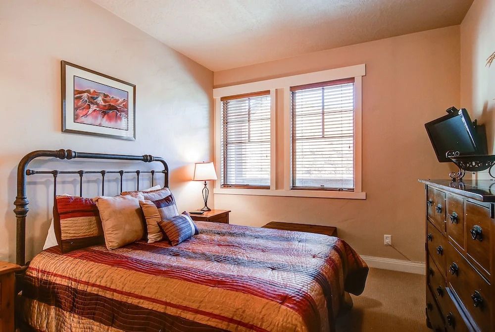 Town Pointe B303 3 Bedroom Condo by RedAwning