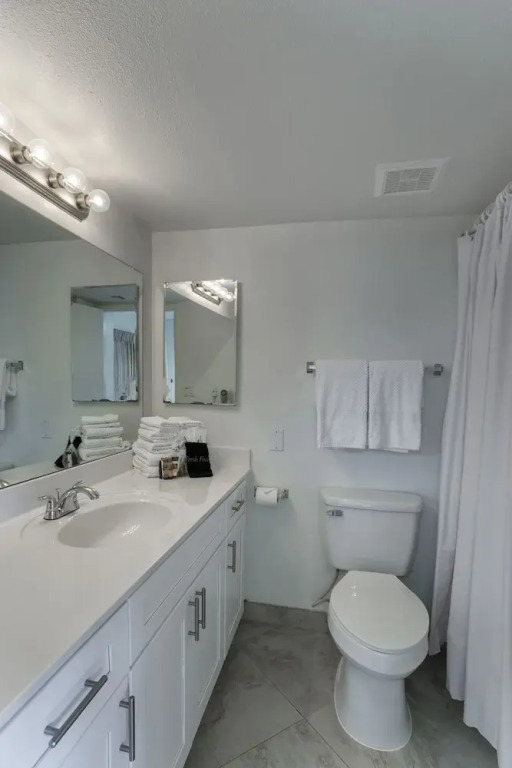 Scottsdale's premium short term getaway, Fully furnished 1 bedroom homes, FREE Golf, cable, utilities, Wi-Fi, parking, pool, and bike trails- Unit 112 by RedAwning
