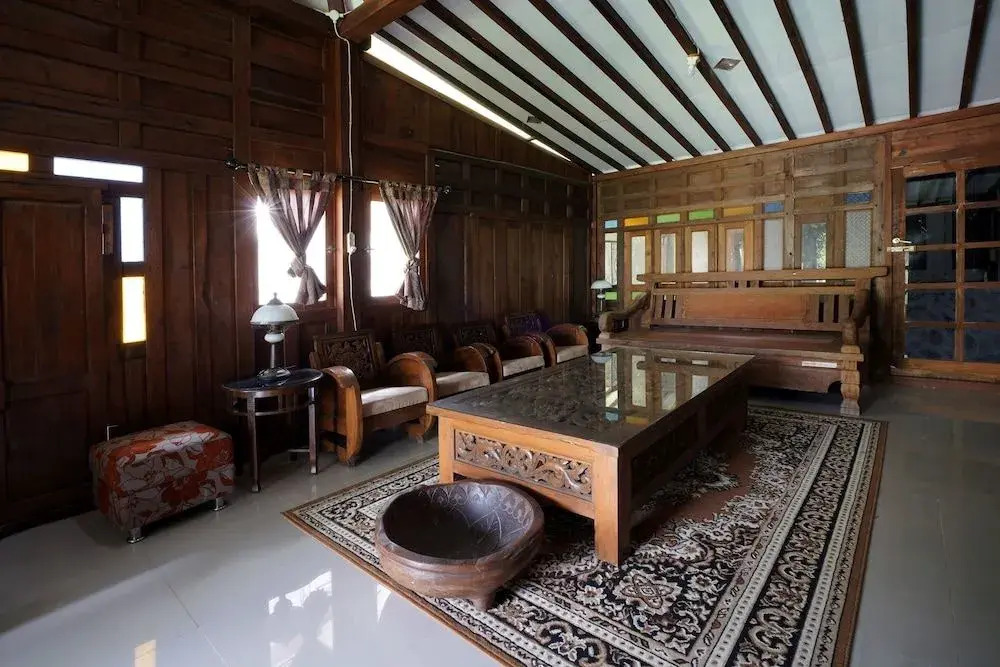 OYO 749 Omah Putih