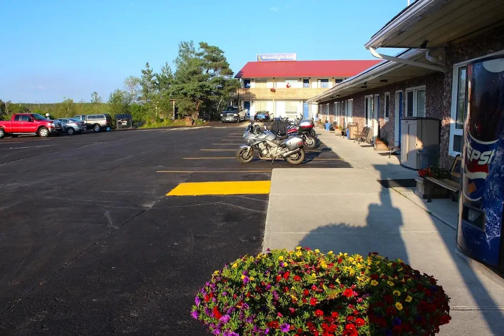 Moonlight Inn and Suites Sudbury
