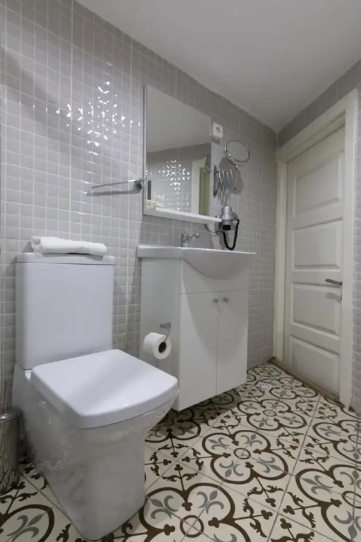 Guzi Rooms & Suites