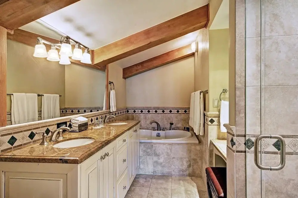 3 BR Condo at The Lodge at Vail w/ Pool, Hot Tub by RedAwning - Save 20% on 7+ Nights!