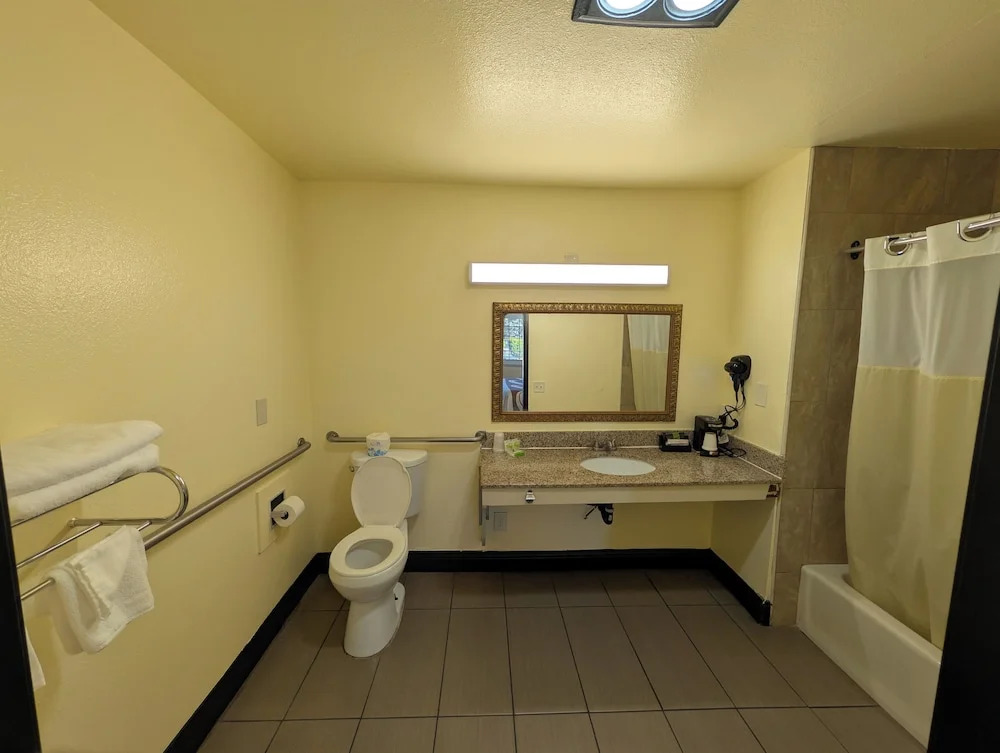 Crossroads Inn - Downtown Sacramento
