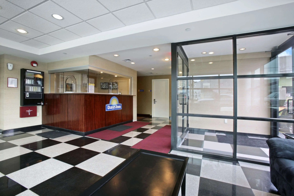 Days Inn by Wyndham Bronx Near Stadium