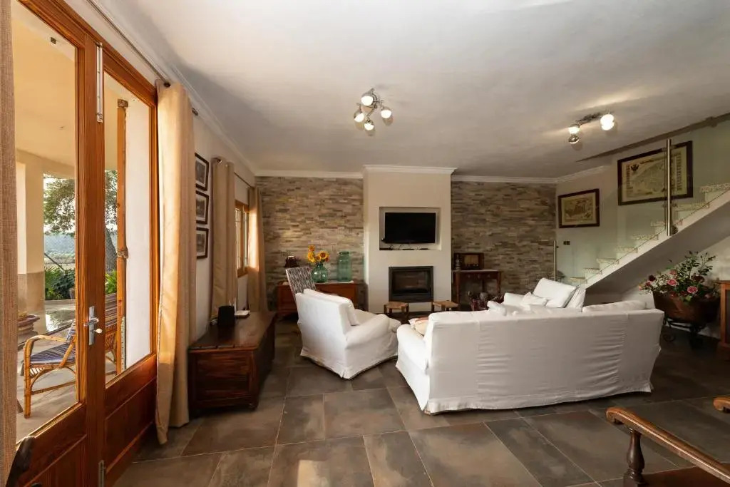 Eco Finca Can Alegria with Pool - Happy Rentals