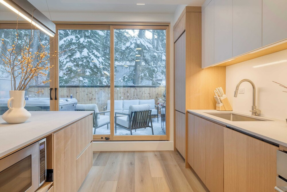 Luxury Ski Home w/ Hot Tub Near Trails & Downtown Parkview Mountain House