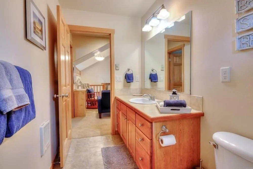 Charming Escape with Hot Tub and Game Amenities - Delightful Family Haven