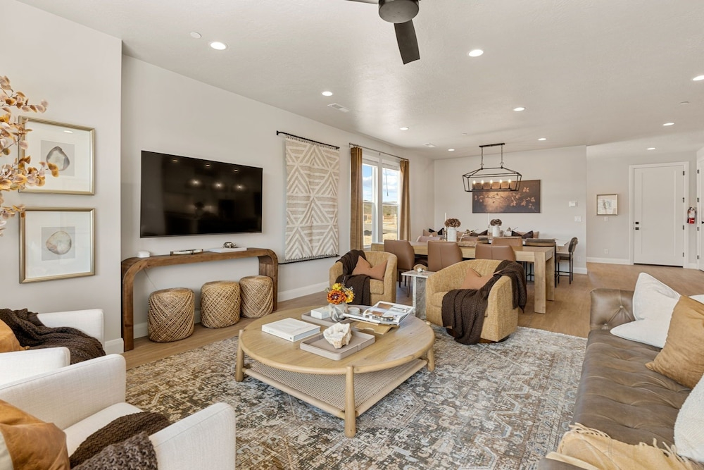 Isle Be Back 6 Bedroom Townhouse