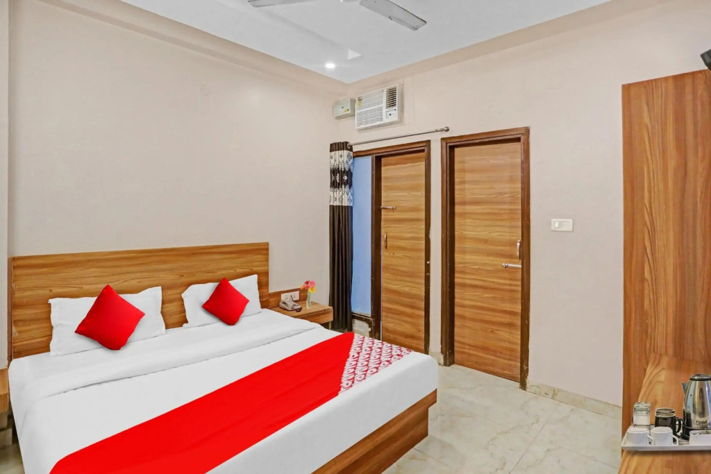 OYO Flagship 70339 Hotel Smile Residency