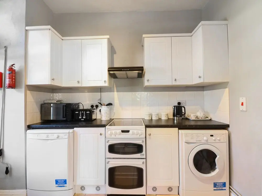 Flat 1, Camelford