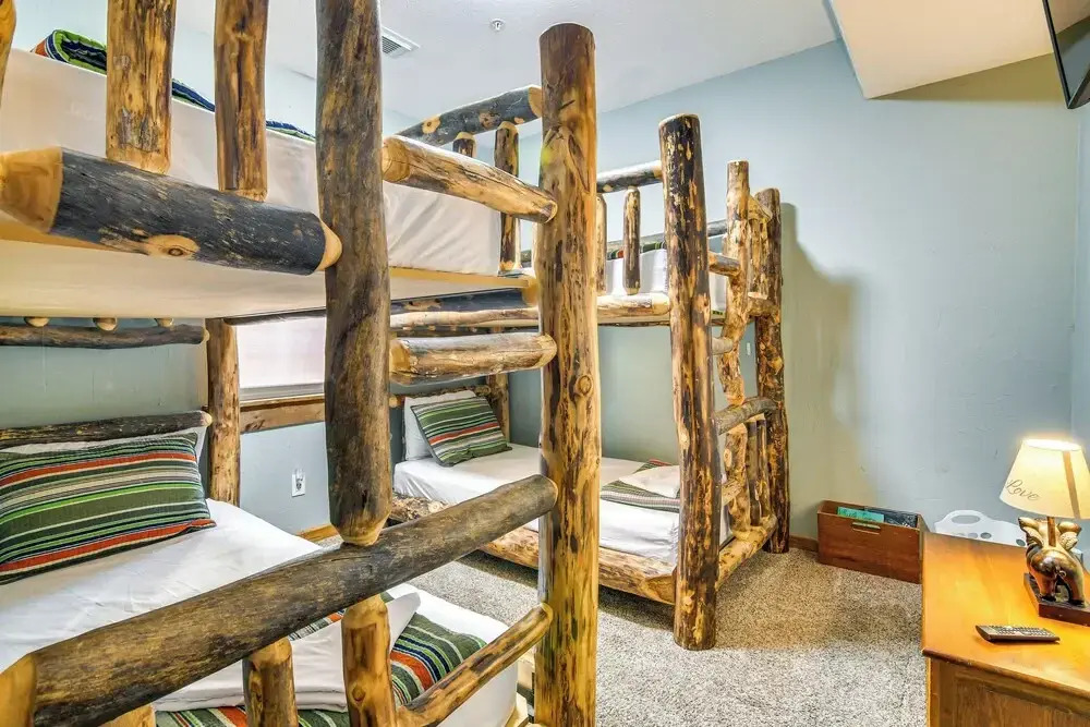 5 Mi To Silver Dollar City: Table Rock Lake Cabin!