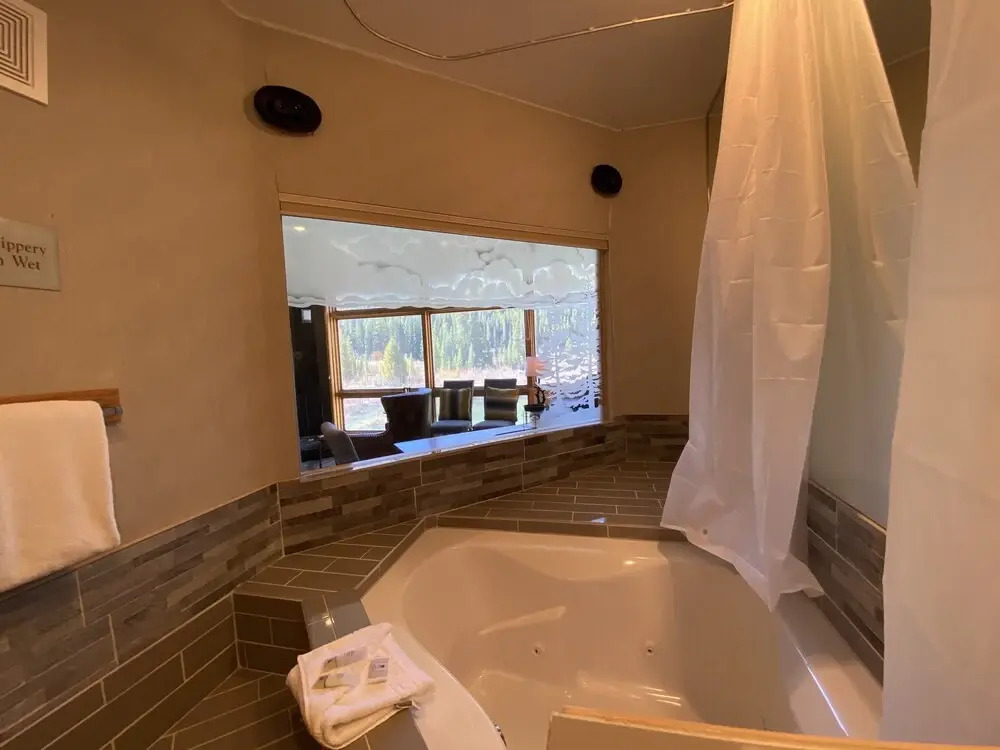 River Bank Lodge 2915