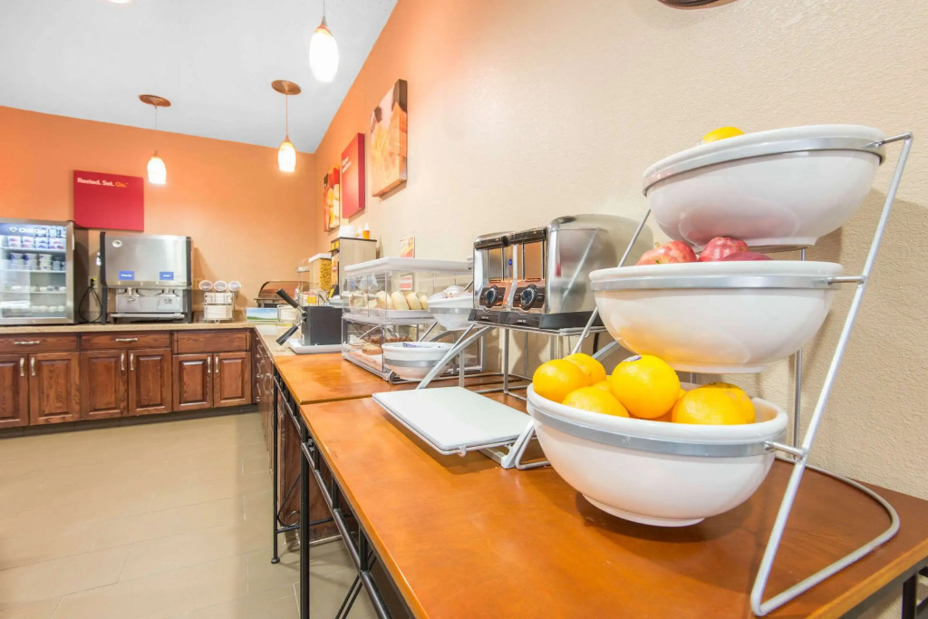 Comfort Suites Rochester Henrietta University Area