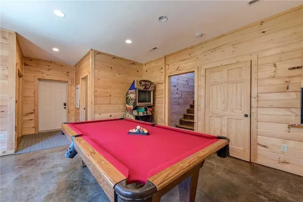 Mountain Splash 2 Bedroom Home with Private Pool
