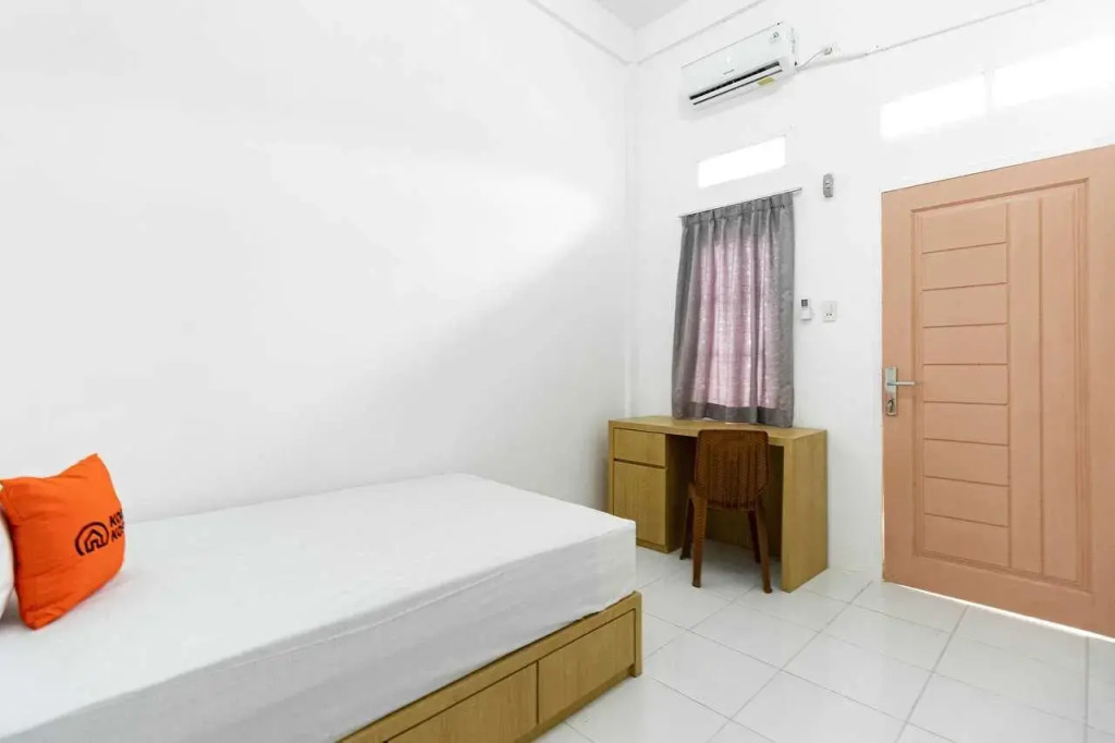 KoolKost Syariah near Living Plaza Purwokerto