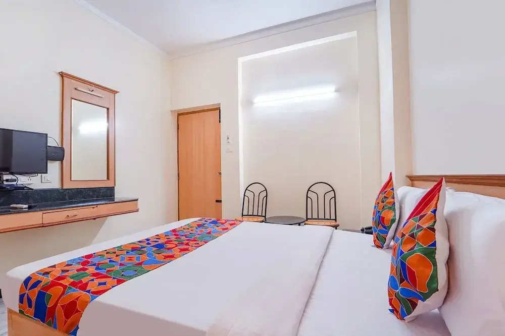FabHotel ESS Paradise