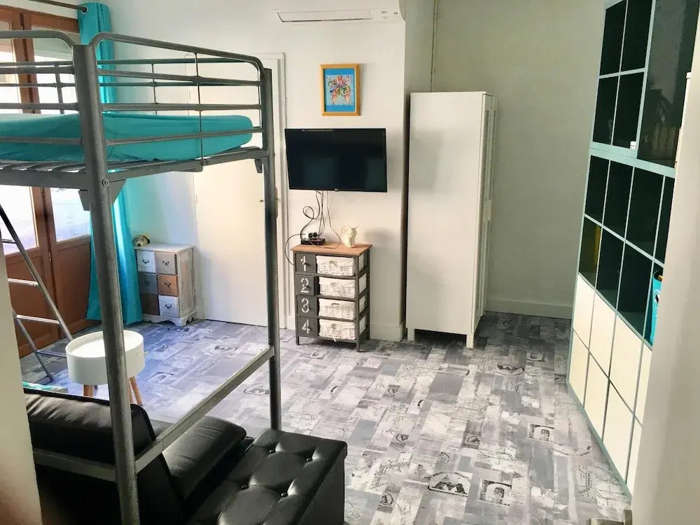 Apartment With one Bedroom in Frontignan, With Wonderful City View and Wifi - 1 km From the Beach