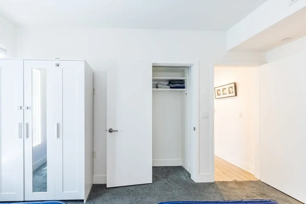 Fully furnished 3 Bedroom Apartment on Poinsettia Place 3 Apts by RedAwning