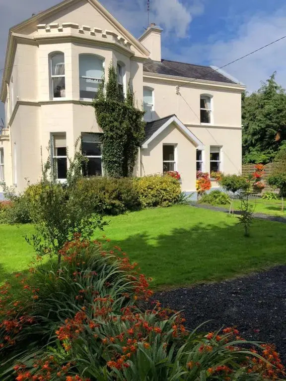 Galway Manor Banba House Sleeps 2-26