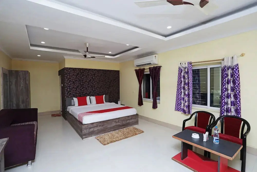 OYO 24971 Hotel South City