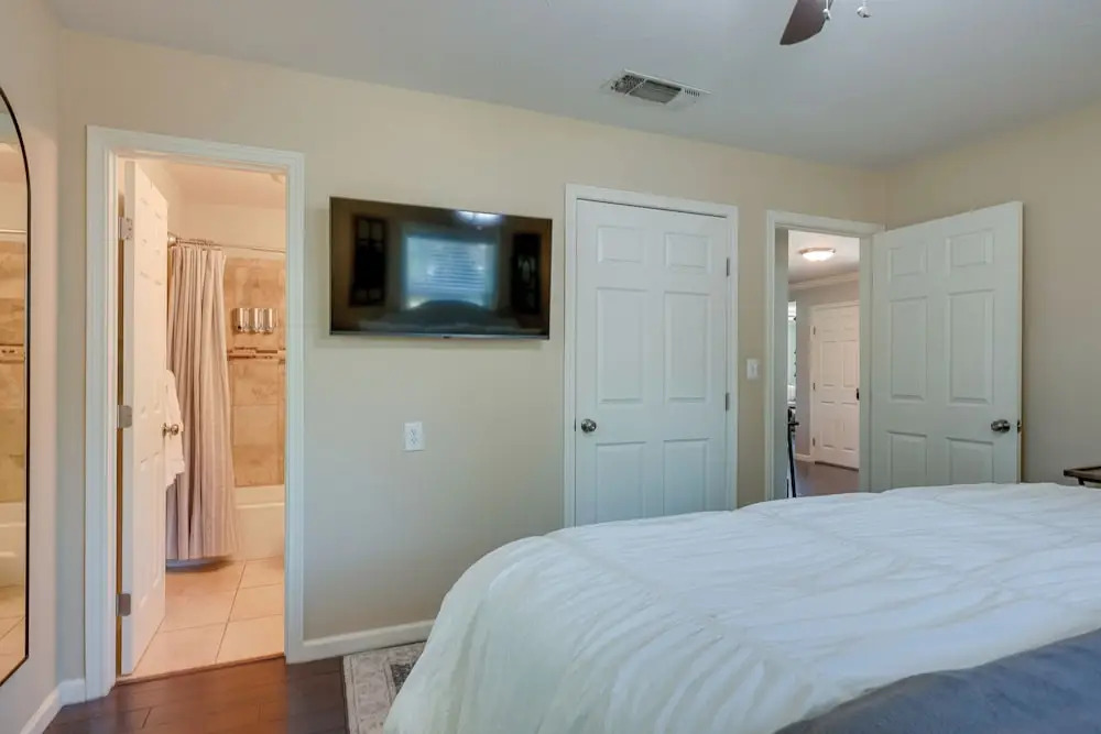 Canyon Lake Vacation Rental < 1/2 Mi to Water!