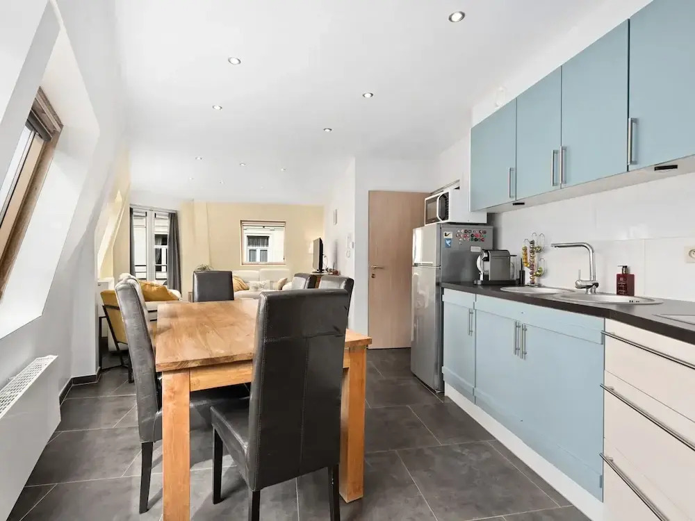 Beautiful Duplex Near Shopping Street