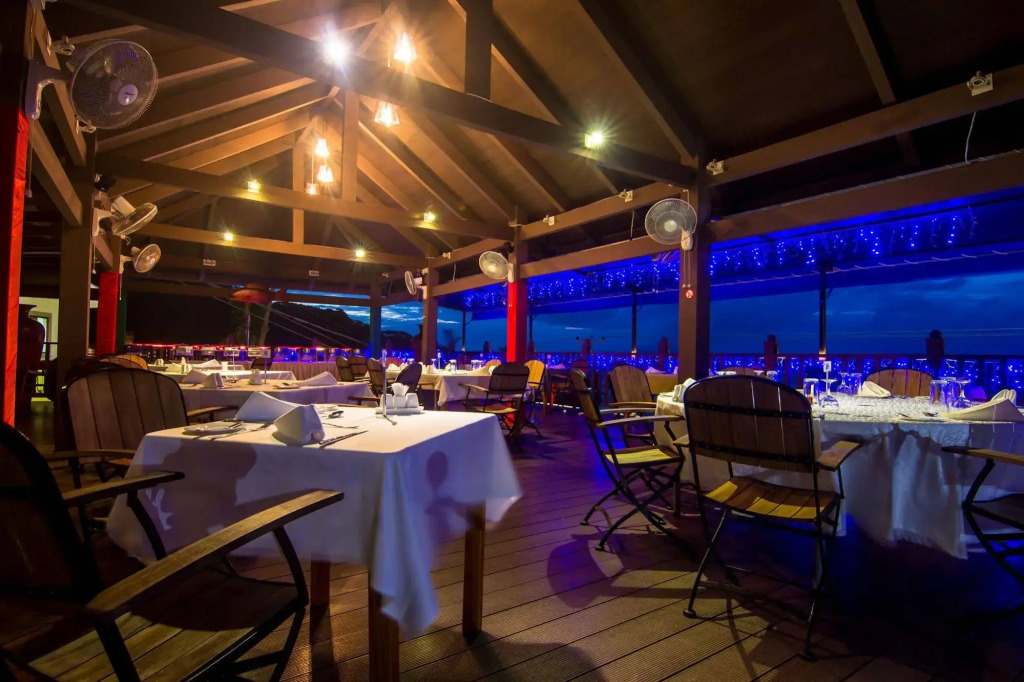 Treasure Cove Hotel & Restaurant