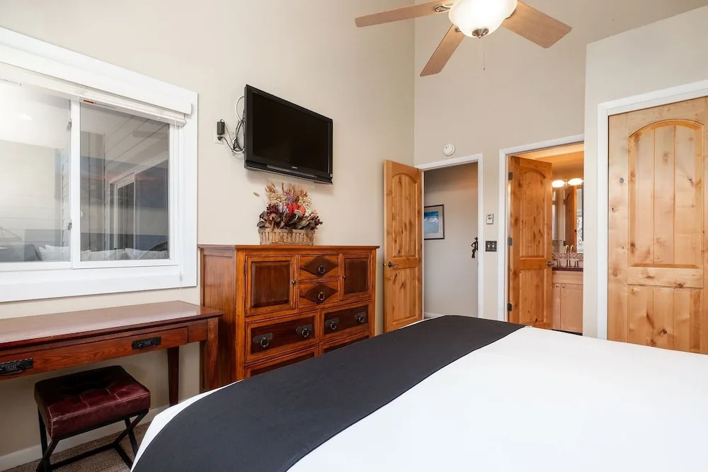 Snow Flower 125 2 Bedroom Condo by RedAwning