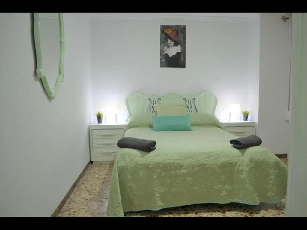 Beautiful 1 Bedroom Apartment With Gallery and Air Conditioning Cb6yr