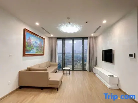 Warm 4-Bedroom Apartment At Vinhomes Skylake