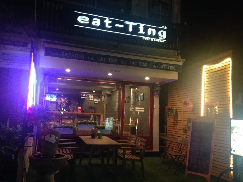 Eat - Ting Cafe and Hostel