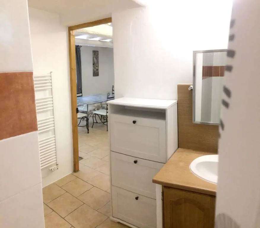 House With one Bedroom in Roquemaure, With Enclosed Garden and Wifi