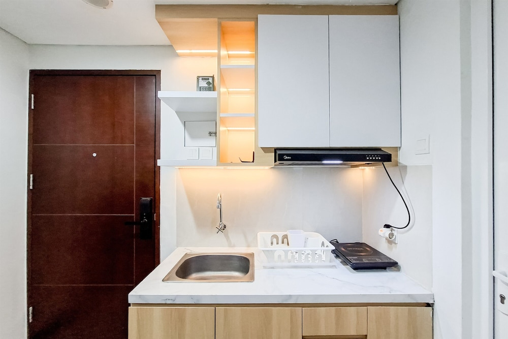 White Tone 2Br At Springwood Residence Tangerang