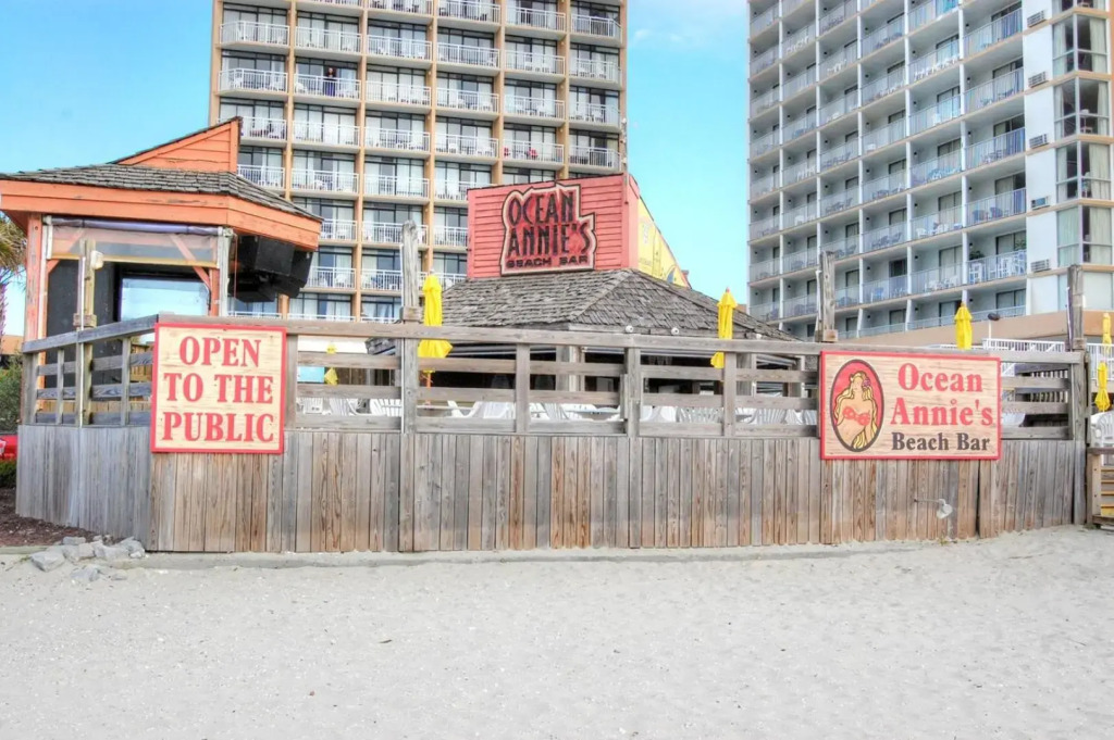Shore Club Cottage 9684