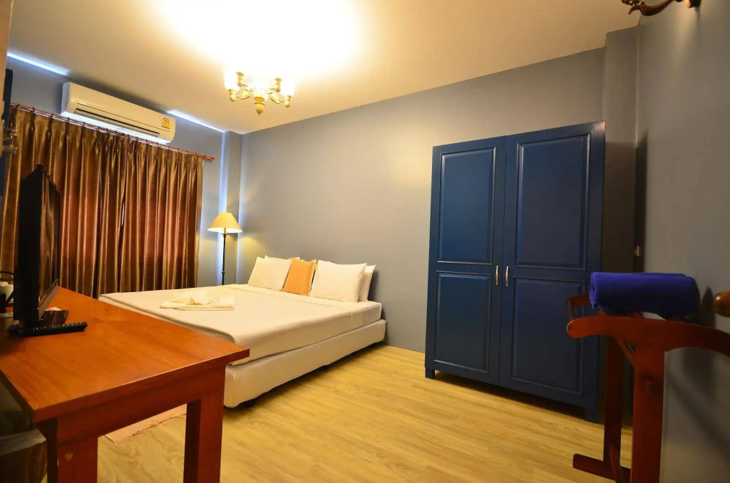 Baan Rajdamnern Huahin
