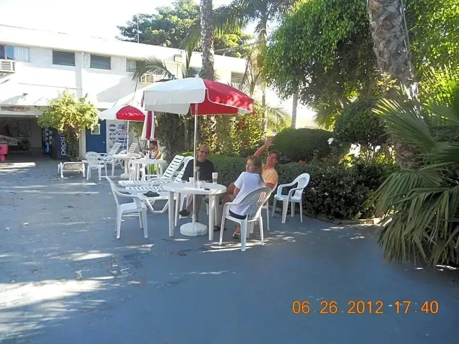 Tradewinds All Suite Hotel