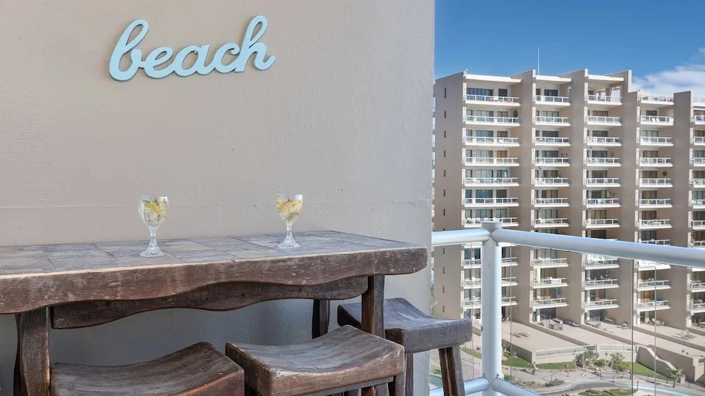 Cristal 803 2 BR 2 BA Condo @ Las Palomas Phase 1