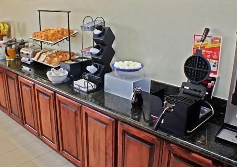 Comfort Inn & Suites