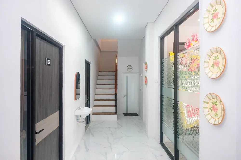 Urbanview Syariah near Stadion Manahan Solo