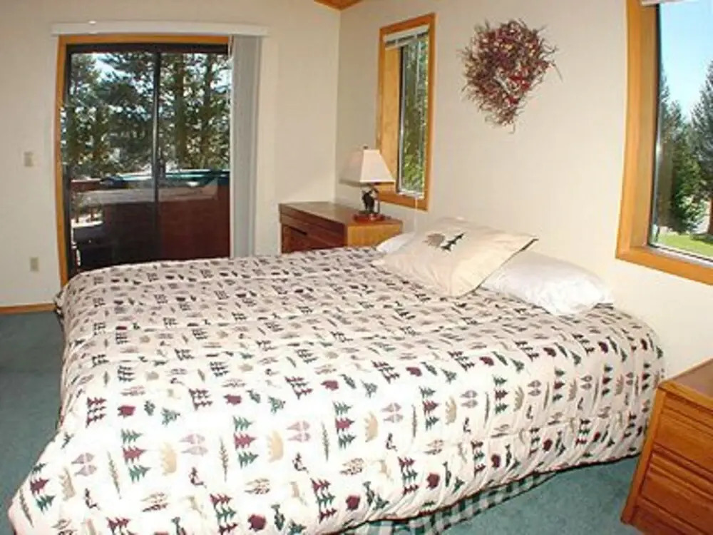 587-589 Danube Dr 6 Bedroom Home