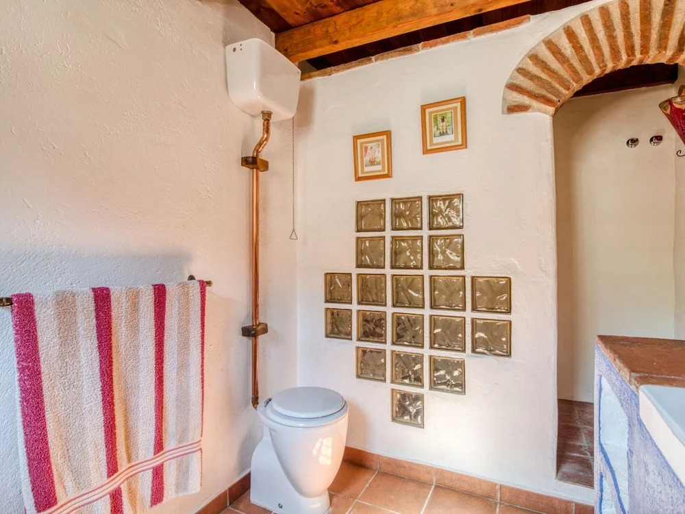 Pretty Cottage in Alcaucín with Private Swimming Pool