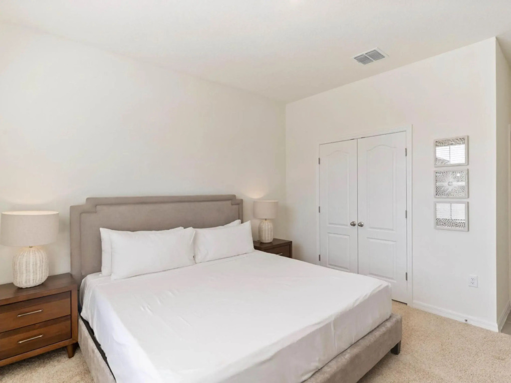 Upstay - Solterra Resort Home w Hot Tub and Pool, Davenport