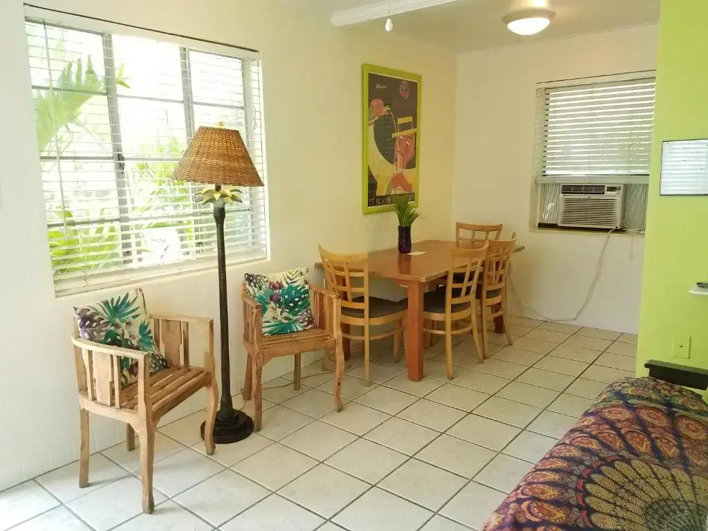 Alexander Palms Court - No Hidden Resort Fees