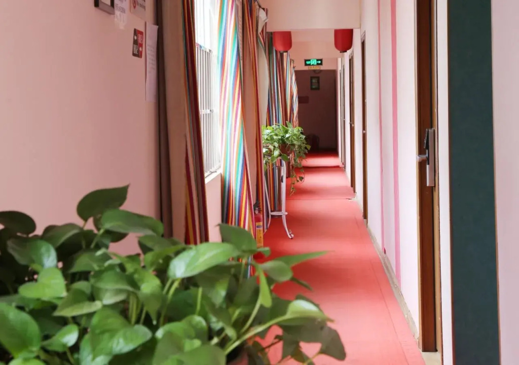 Kunming Lang Mei Youth Hotel
