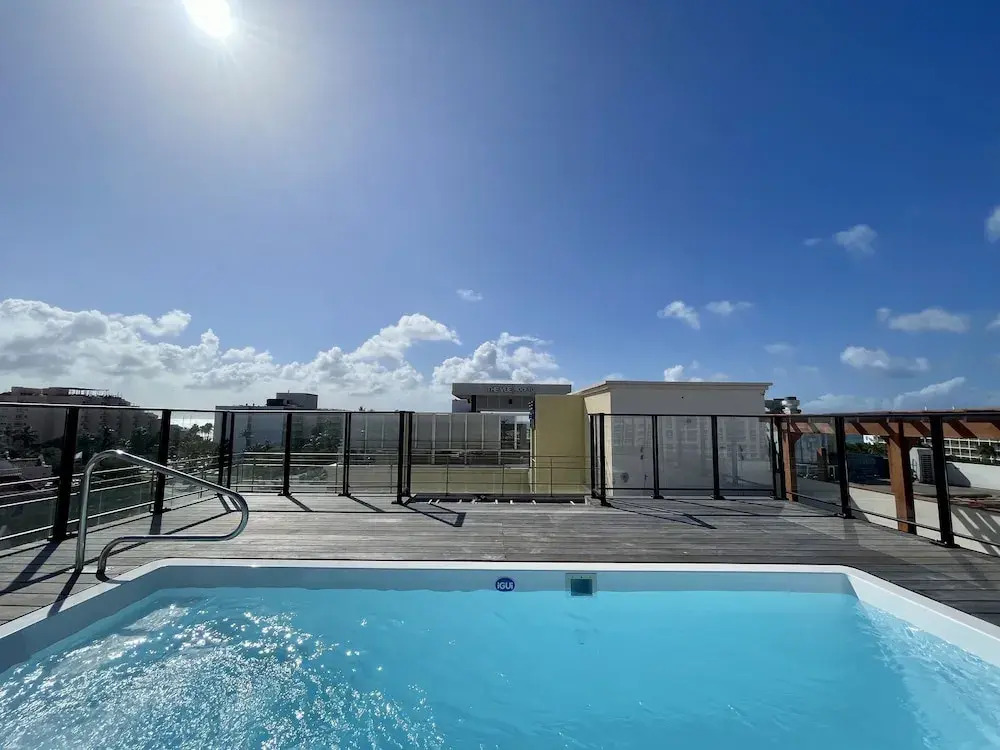 The Cove - Condo Hotel - Palm Beach Strip